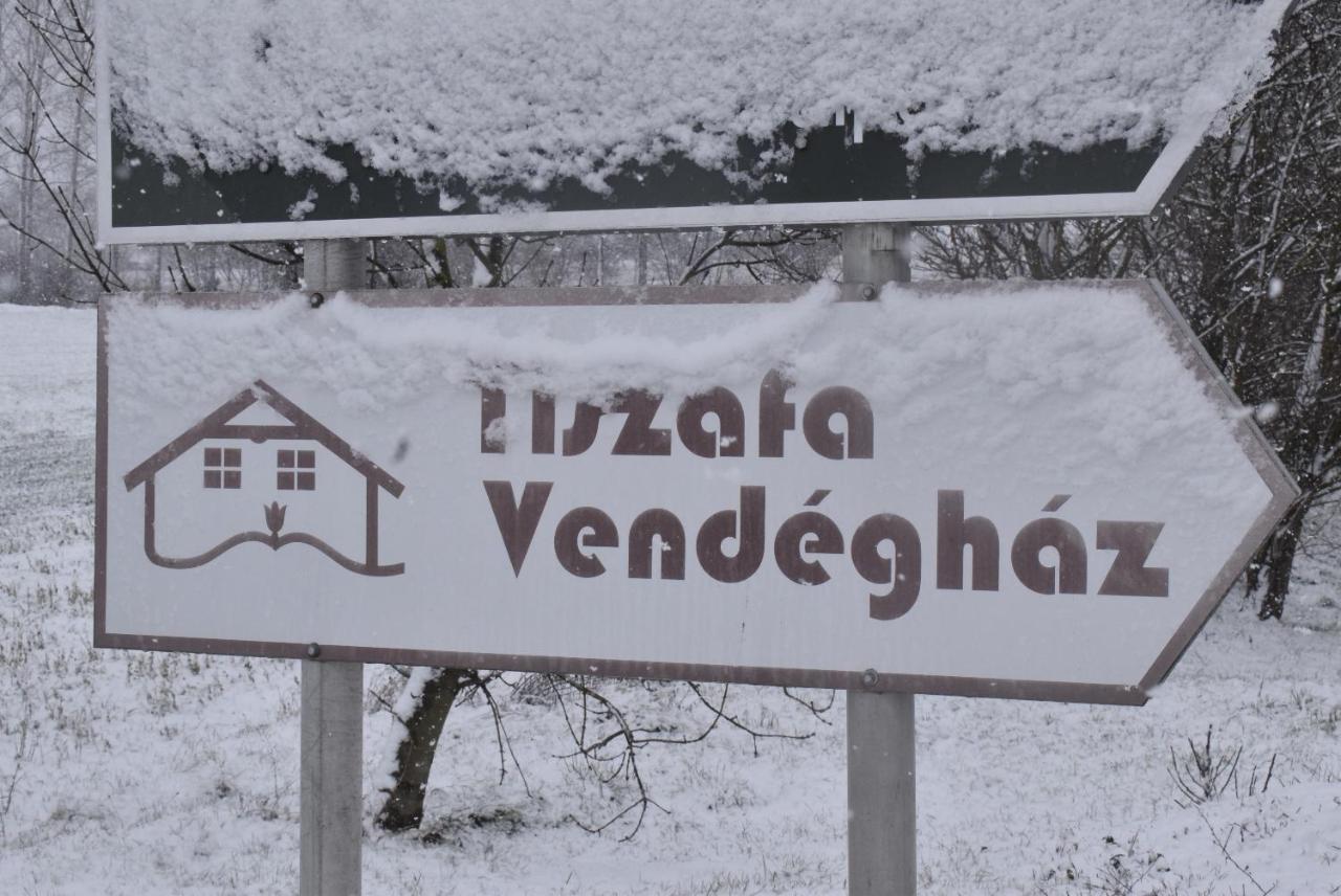 Tiszafa Vendeghaz Szentgal 호텔 외부 사진